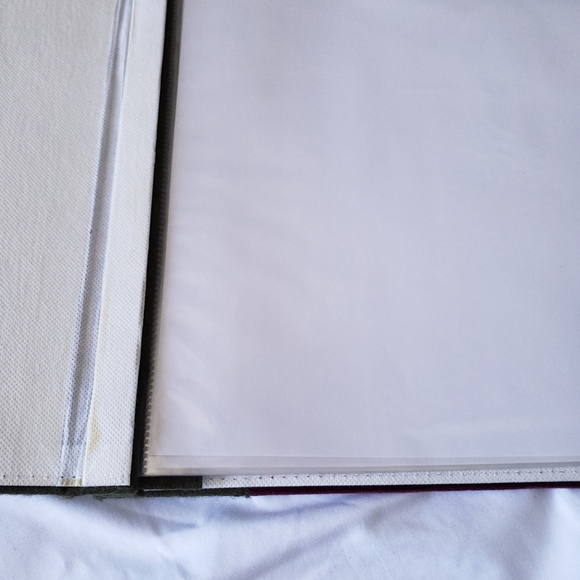 2 Portafolia Scrapbook Albums - Picture 6 of 7